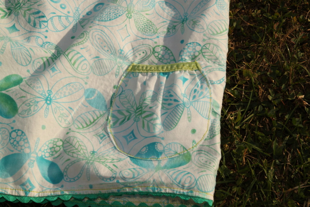 Letní šaty šatičky, detail kapsy - Budilka šije